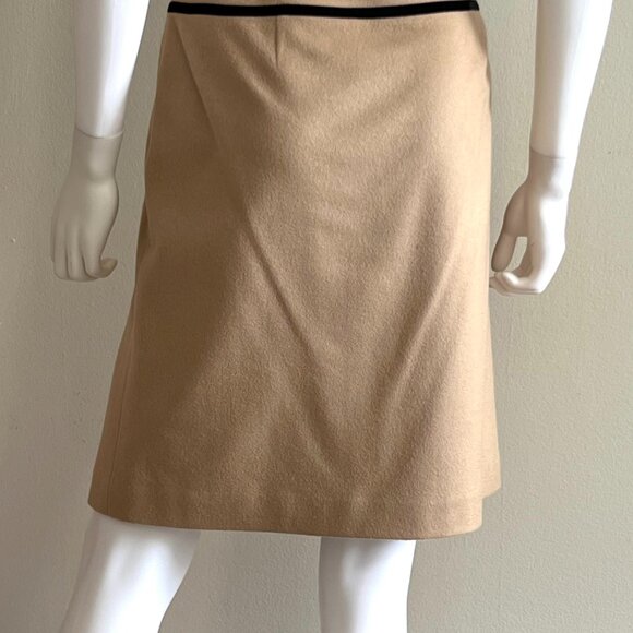 Vintage C2000s ANN TAYLOR Loft, Camel Tan Wool Blend Skirt, Velvet Trim, 8 - Picture 4 of 6